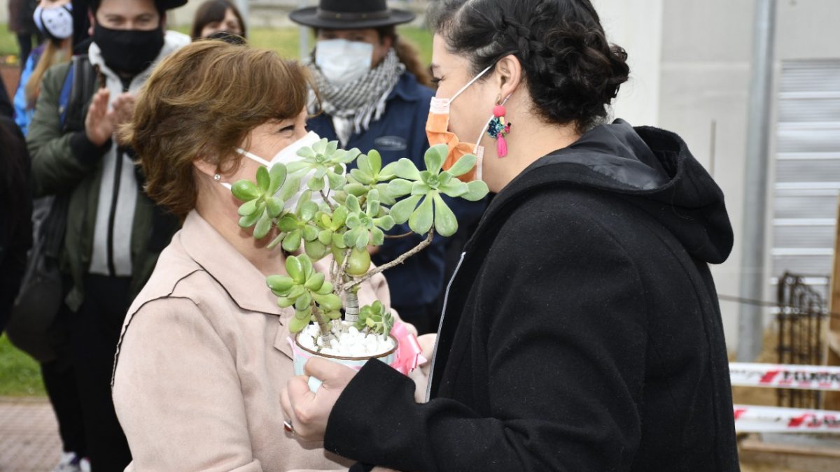 Comparsa, sahumerios, colores y rituales mapuches fueron parte del primer Lunes de Javiera Toledo como Alcaldesa de Villa Alemana