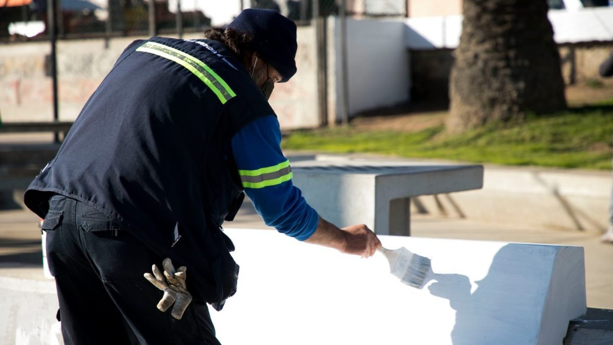 Equipos municipales entregan un “nuevo rostro” más hermoso y limpio a distintos puntos de Valparaíso