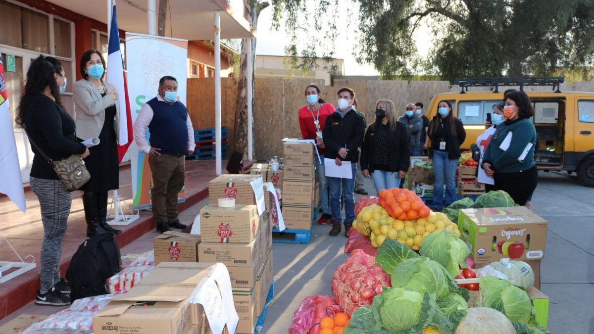 Municipio de San Felipe entrega más de 12 millones de pesos en alimentos para ollas comunes de San Felipe