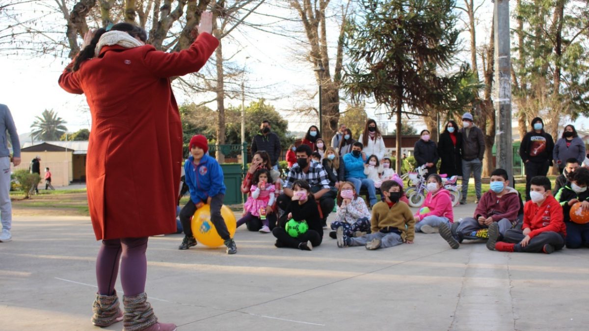 Más de 40 artistas de Villa Alemana llevaron cultura y entretención a cientos de niñas y niños en conmemoración del día de la niñez en la comuna