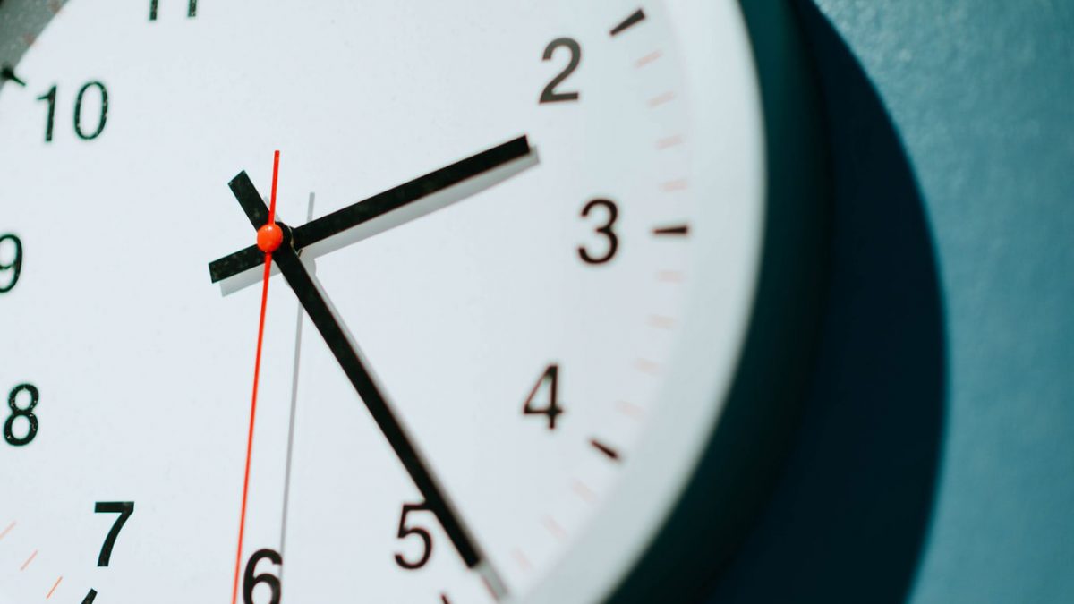 Gobierno confirma que cambio de hora se postergará hasta el sábado 10 de septiembre