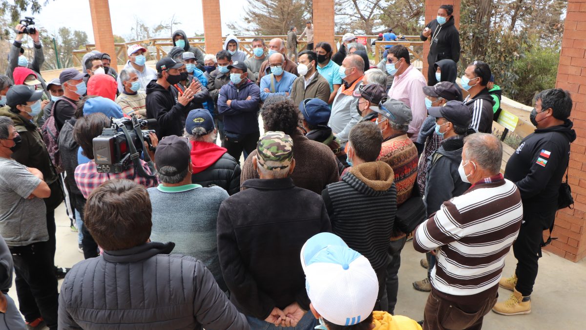 Alcalde Mauricio Carrasco y Concejales se reúnen con pescadores artesanales que demandan una zona franca energética para las comunas de Quintero y Puchuncaví