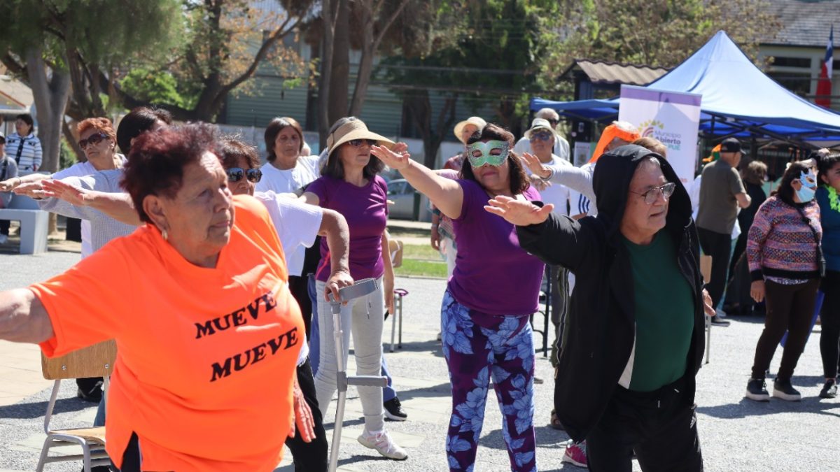 Quilpué: Adultos Mayores rieron y compartieron en entretenido Carnaval del Sol