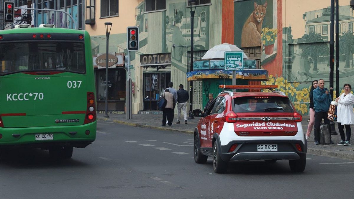 Fiscalización constante, coordinación con Carabineros y colaboración en emergencias marcan primeros meses de sistema de Patrullaje Preventivo en Valparaíso