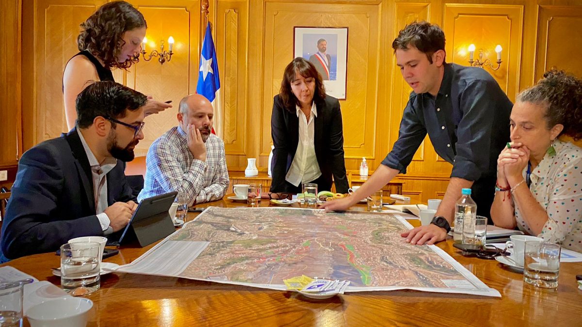 <strong>Subsecretaria Rojas encabeza reunión intersectorial para coordinar acciones conjuntas en la reconstrucción de Viña del Mar</strong>