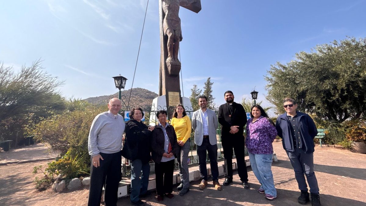 Tras la entrega de proyecto impulsado por Duoc UC Valparaíso: Parroquia de Rinconada de Silva lucirá nueva señalética para este Semana Santa