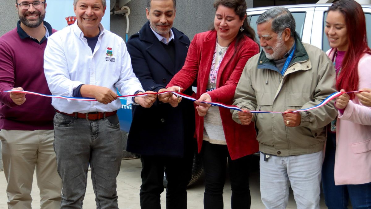 Villa Alemana refuerza su atención primaria de salud con cinco nuevas camionetas para los CESFAM
