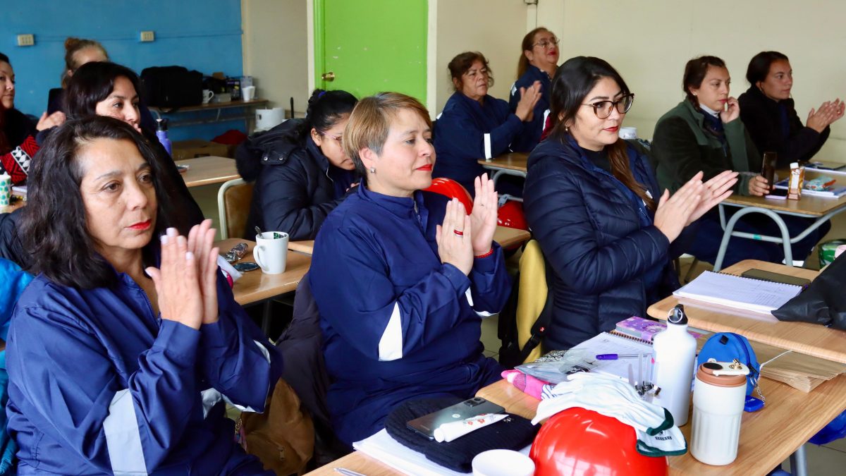 30 mujeres de Villa Alemana se capacitan en gasfitería gracias a iniciativa de ACCIONA y el Municipio