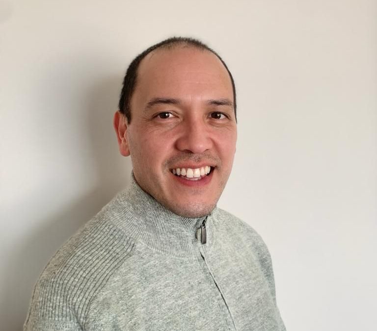 Tuillang Yuing, director de carrera de Kinesiología de la Universidad Santo Tomás Viña del Mar: Enfermedades musculoesqueléticas crónicas, frío, ejercicios y alimentación