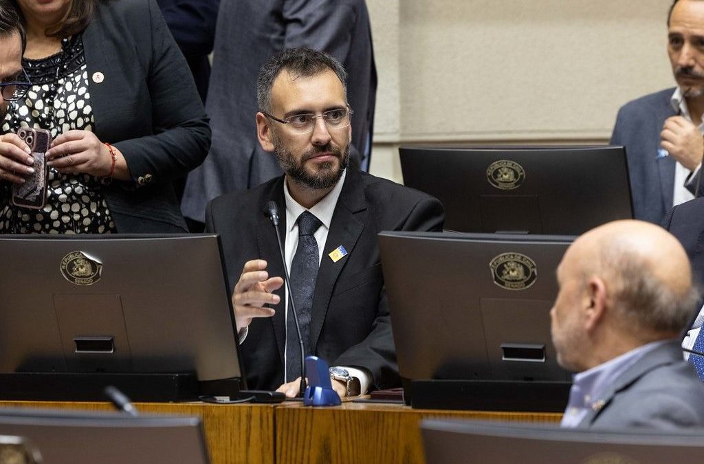 Senador de Rementería (PS) propone crear centro cívico en Barrio Puerto para enfrentar deterioro patrimonial en Valparaíso: “Acercaría a la población a sus trabajos y servicios”