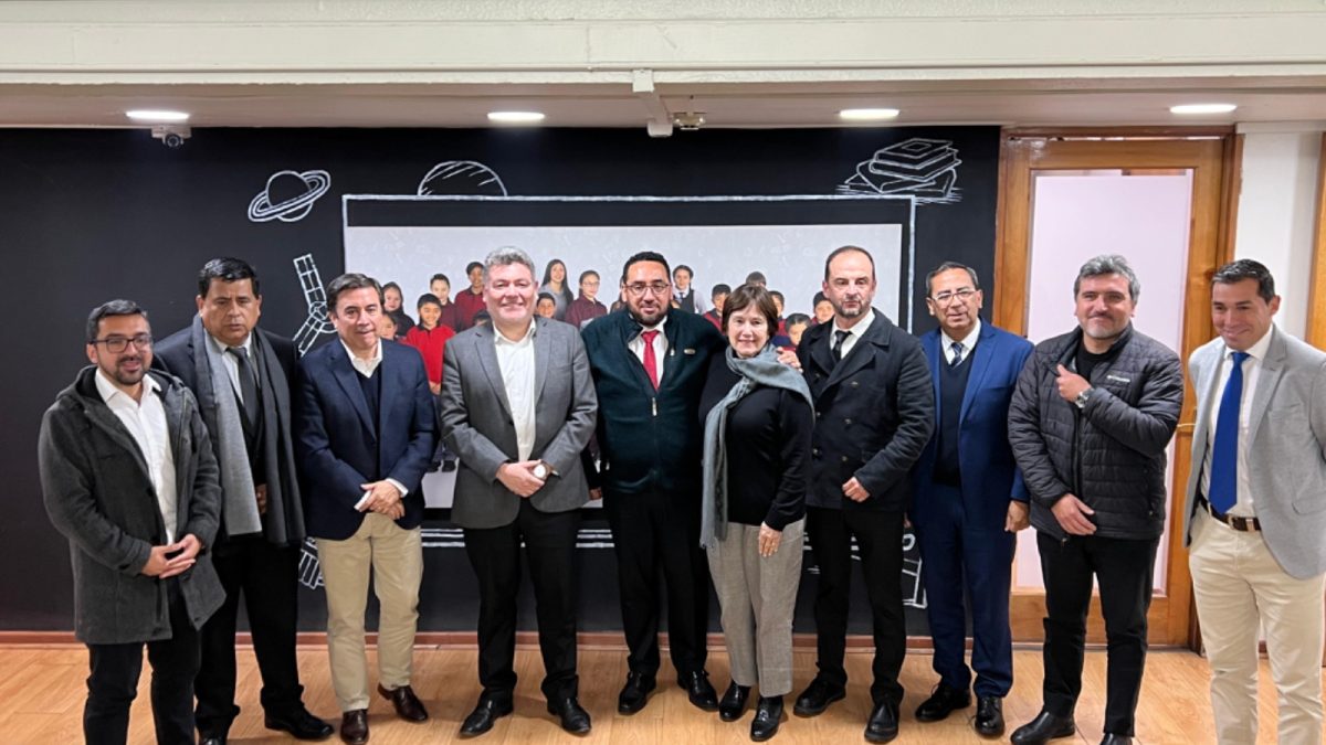 Diputado Nelson Venegas lidera reunión entre alcaldes del Valle de Aconcagua y ministro de educación por traspaso a los SLEP