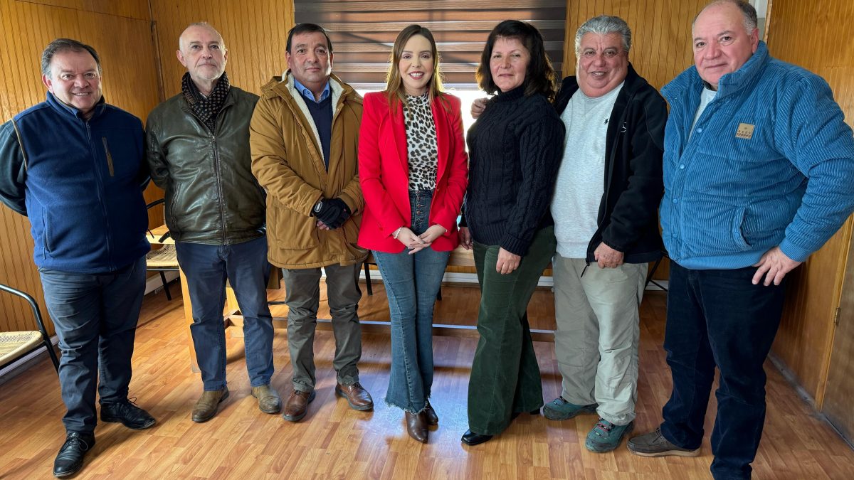 Diputada Camila Flores se reúne con Agdabus para mejorar el transporte público en la Región de Valparaíso y emplaza a EFE a dejar de poner trabas