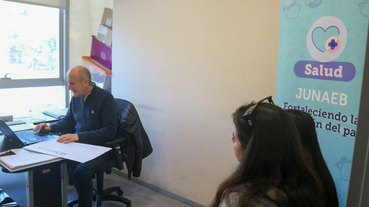 Junaeb realiza exitoso operativo traumatológico para estudiantes con problemas de columna en la Región de Valparaíso