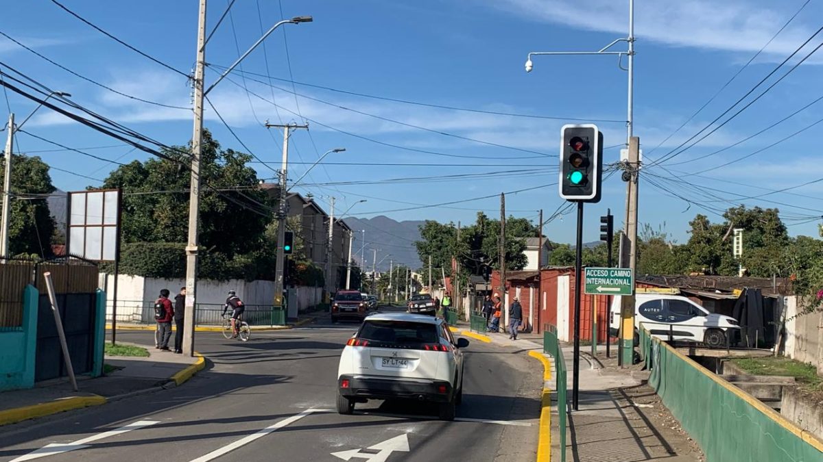 Más seguridad para peatones: nuevo cruce semaforizado en La Cruz ya está operativo