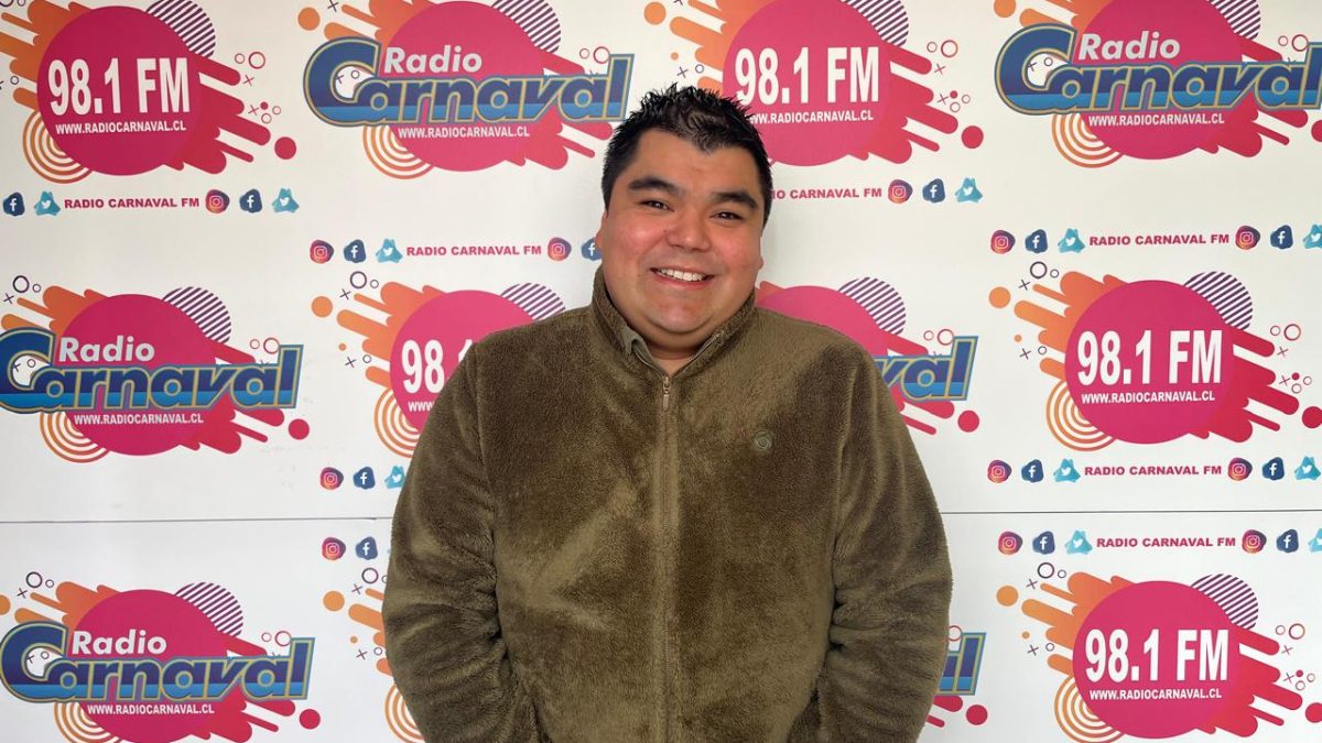 Antonio Ramírez, enfermero del Hospital Gustavo Fricke, impulsa salidas terapéuticas con mascotas