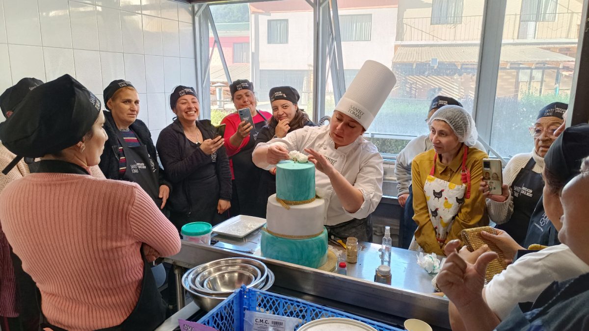 20 mujeres porteñas participarán de la 3ª Escuela de Microemprendimientos Familiares de Santo Tomás Viña del Mar