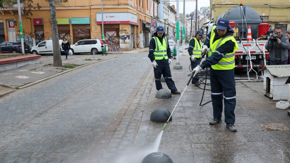 Puerto Valparaíso, TPS y TPV lanzan campaña “Juntos Limpiamos el Barrio Puerto”