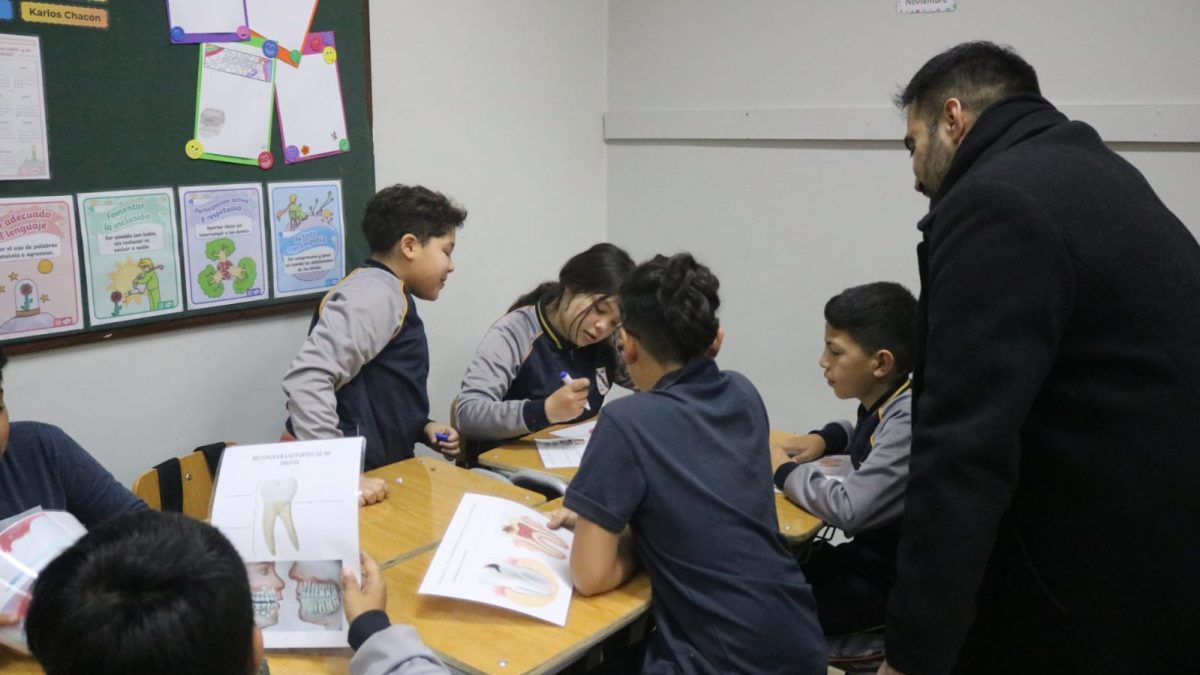 JUNAEB refuerza salud bucal en estudiantes de La Cruz con nuevo punto de atención dental y actividades educativas