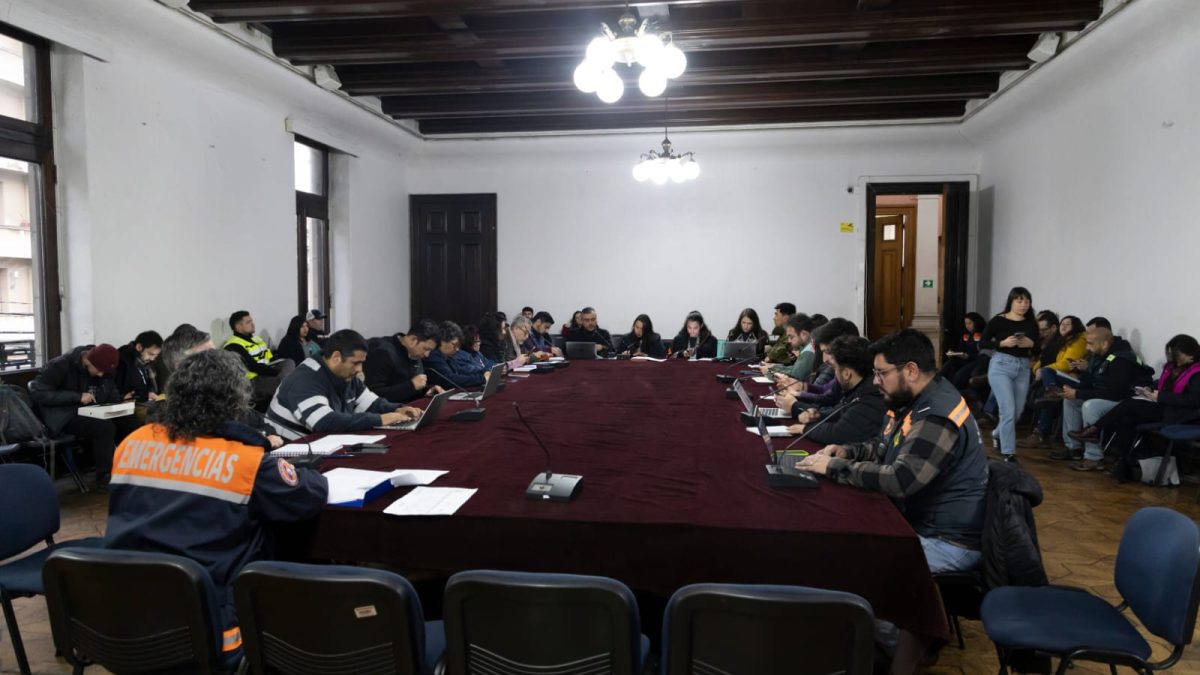 Municipio de Valparaíso llama a la comunidad a evacuar con calma y seguir instrucciones de las autoridades